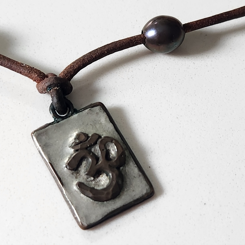 Artisan Om Symbol Necklace in Leather and Freshwater Pearl
